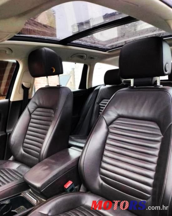 2013' Volkswagen Passat Variant photo #4