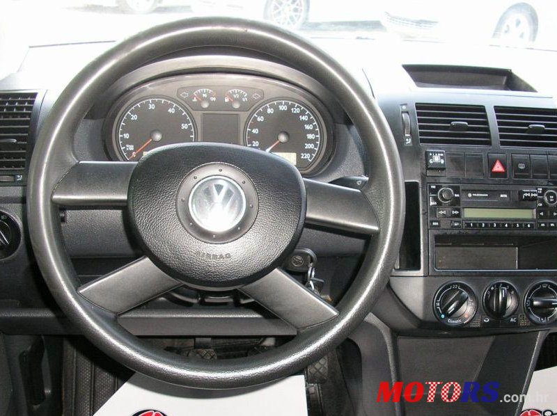 2003' Volkswagen Polo 1,2 photo #2