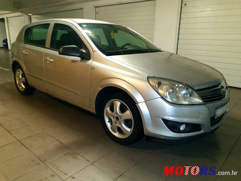 2008' Opel Astra 1,7 Cdti photo #1