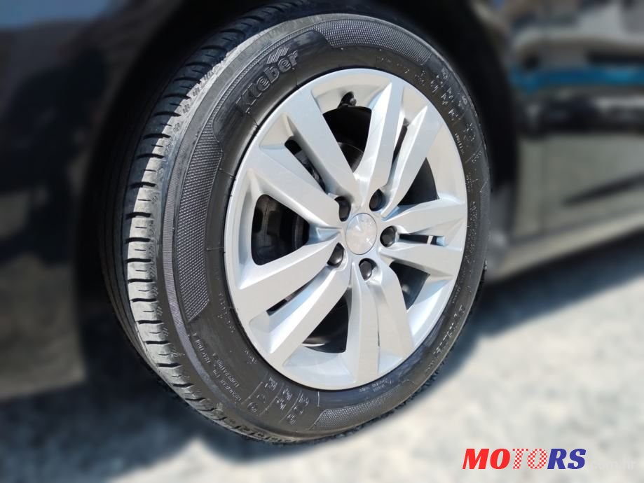 2018' Peugeot 308 photo #6