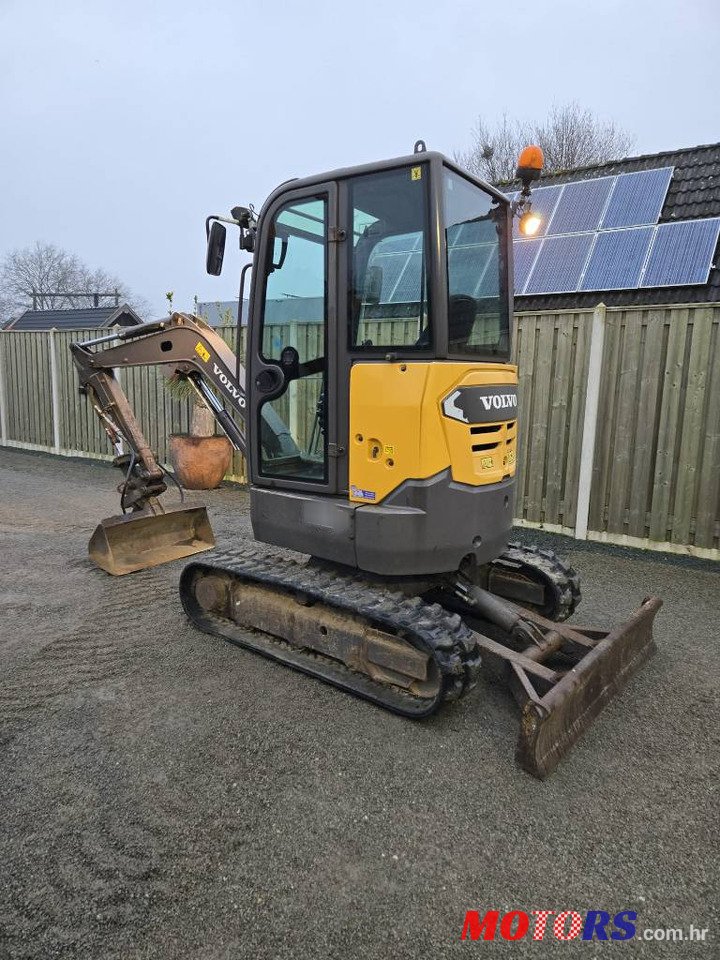 2015' Volvo photo #1