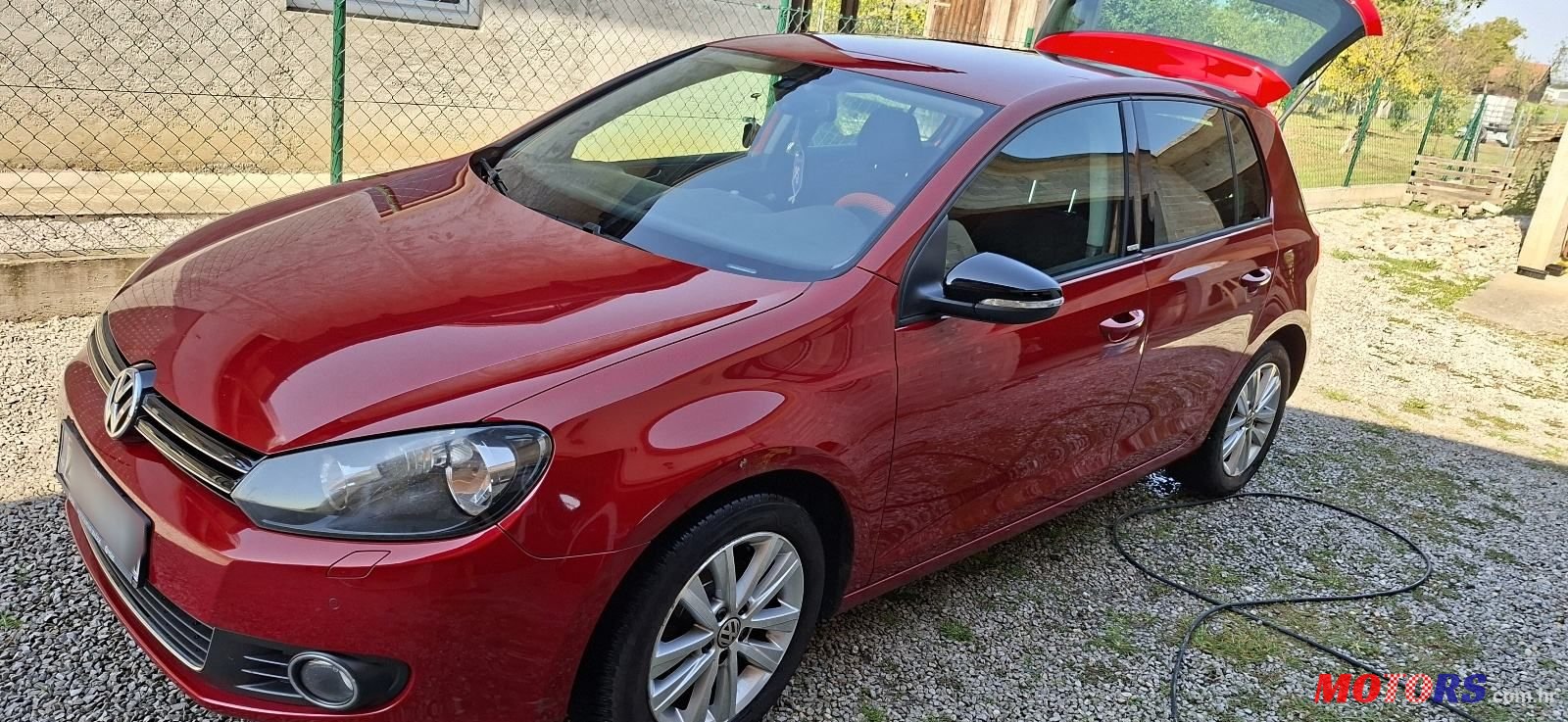 2011' Volkswagen Golf VI 1,6 Tdi photo #1