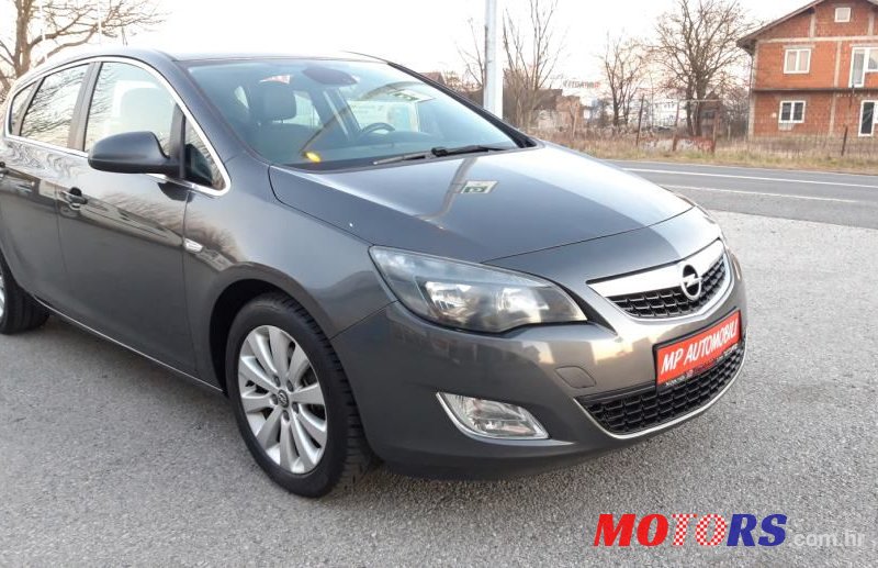 2012' Opel Astra 1,7 Cdti photo #3