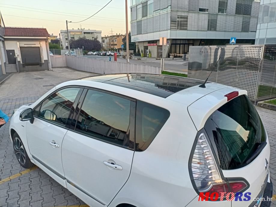 2015' Renault Scenic Dci Edc photo #2