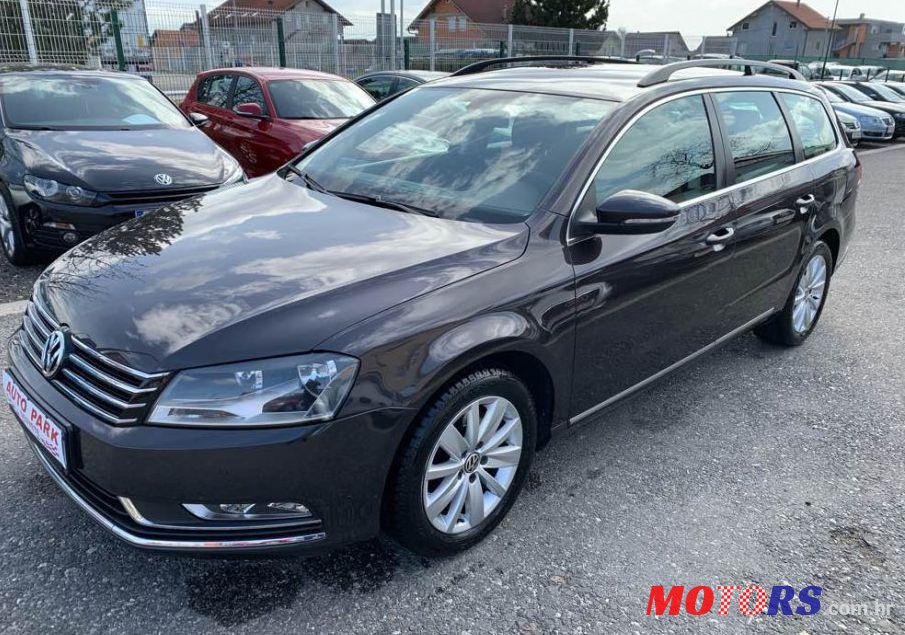 2011' Volkswagen Passat Variant 1,6 Tdi photo #1