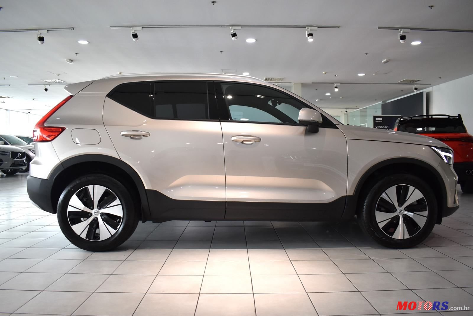 2024' Volvo XC40 photo #5