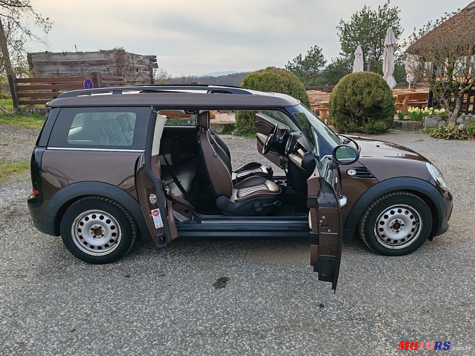 2011' MINI Clubman One D photo #4