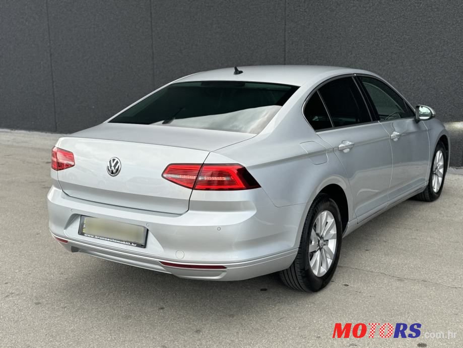 2016' Volkswagen Passat 2,0 Tdi Bmt photo #6