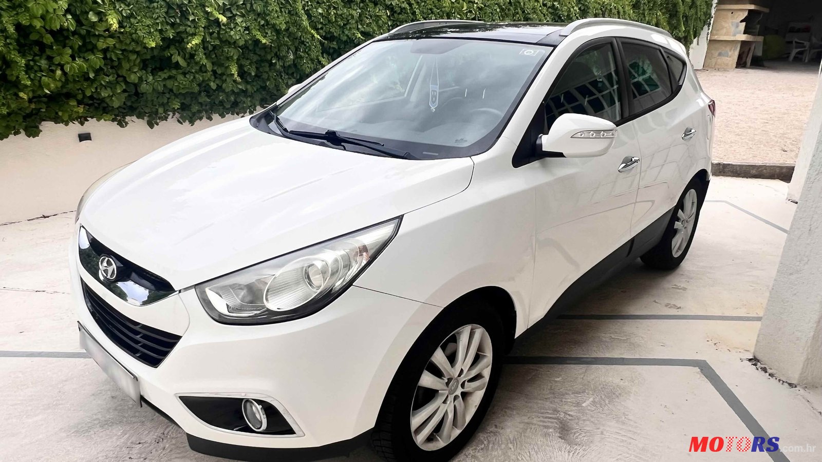 2011' Hyundai ix35 photo #2