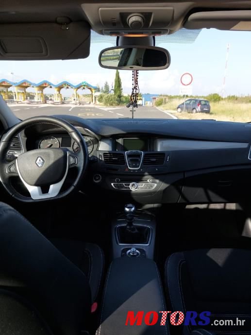 2013' Renault Laguna Grandtour photo #4