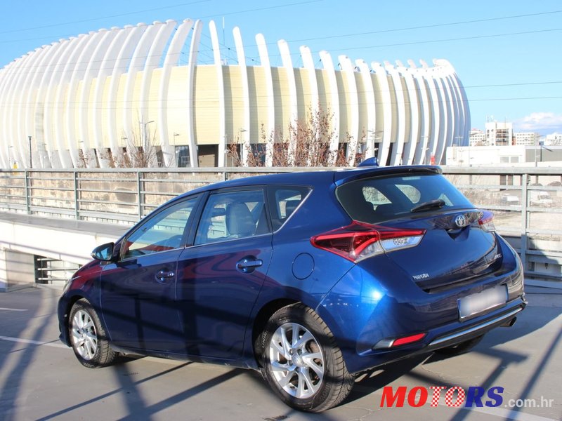 2017' Toyota Auris 1,4 photo #2