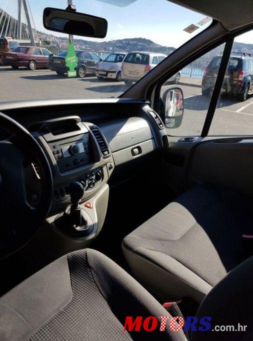 2008' Opel Vivaro 2,5 2,9 T photo #2