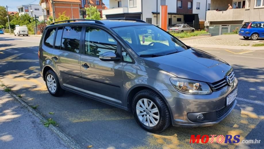 2011' Volkswagen Touran 1,6 Tdi photo #1