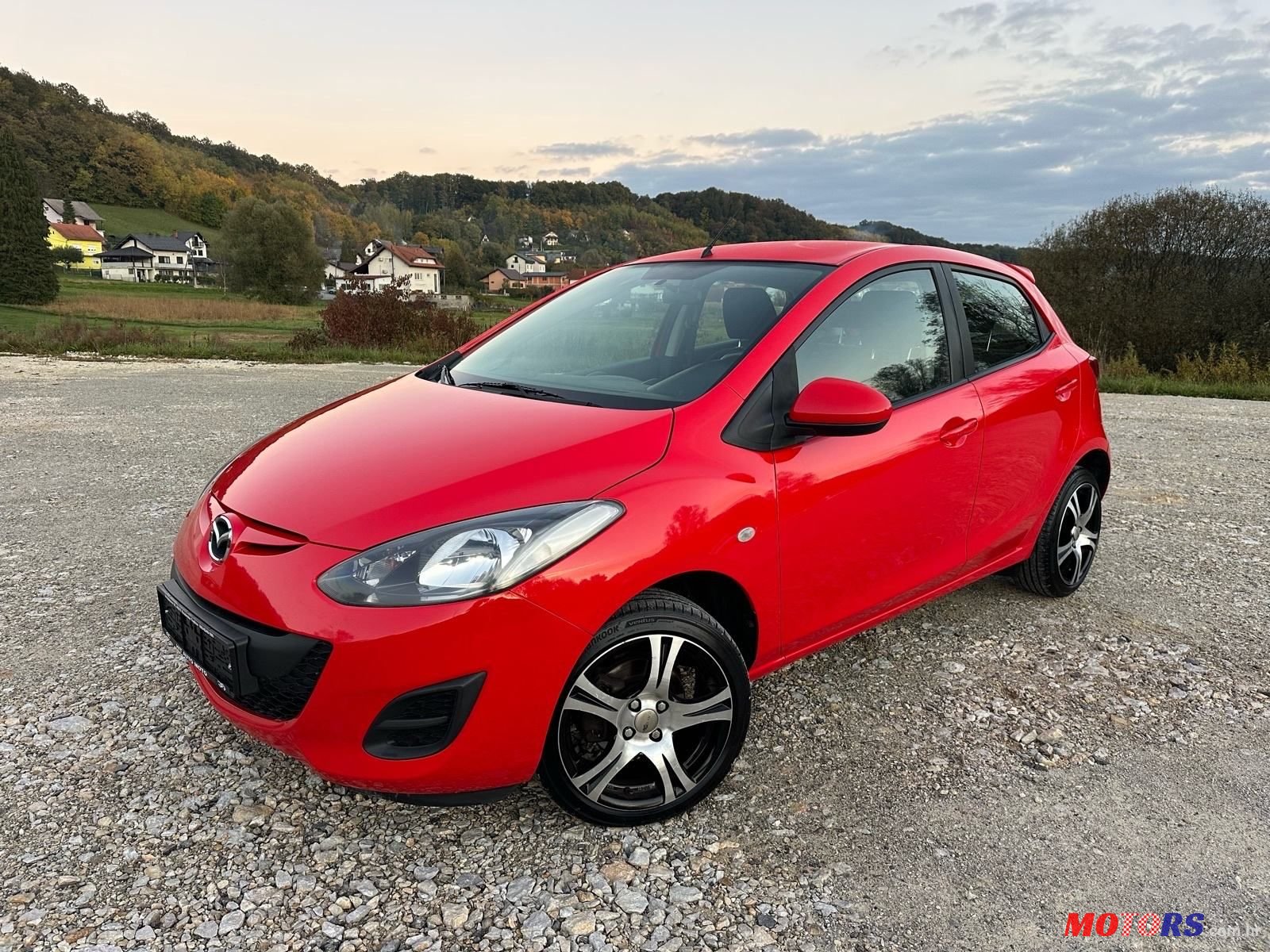 2013' Mazda 2 2 Cd95 photo #1