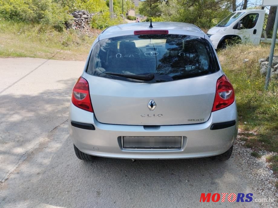 2008' Renault Clio 1,5 Dci photo #4