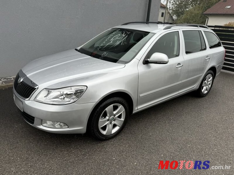 2013' Skoda Octavia Combi photo #2