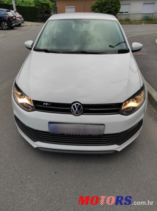 2013' Volkswagen Polo photo #1