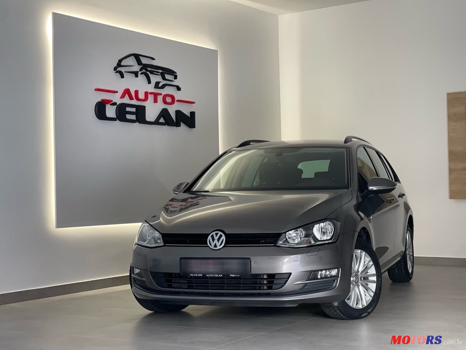 2014' Volkswagen Golf VII Variant photo #2