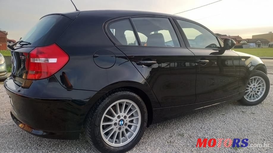 2011' BMW Serija 1 116I Sport photo #2