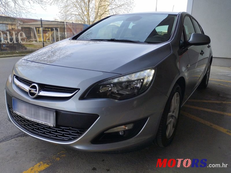 2014' Opel Astra Cdti photo #3