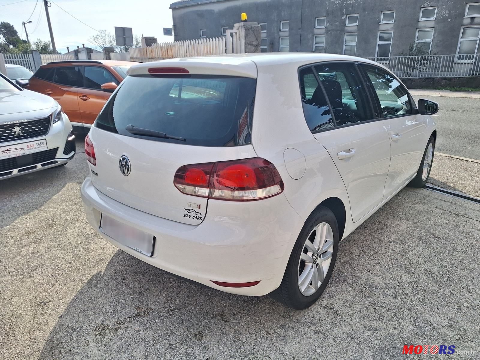 2011' Volkswagen Golf VI 1,6 Tdi photo #5