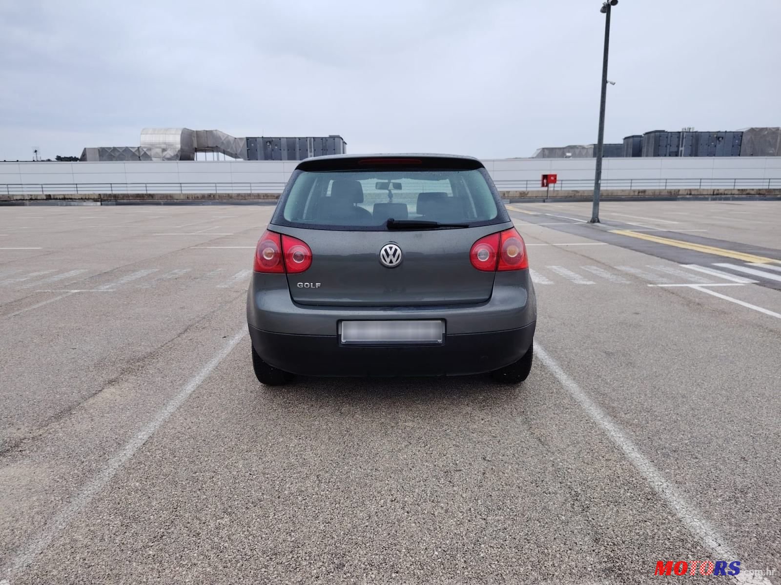 2004' Volkswagen Golf V 1,4 photo #5