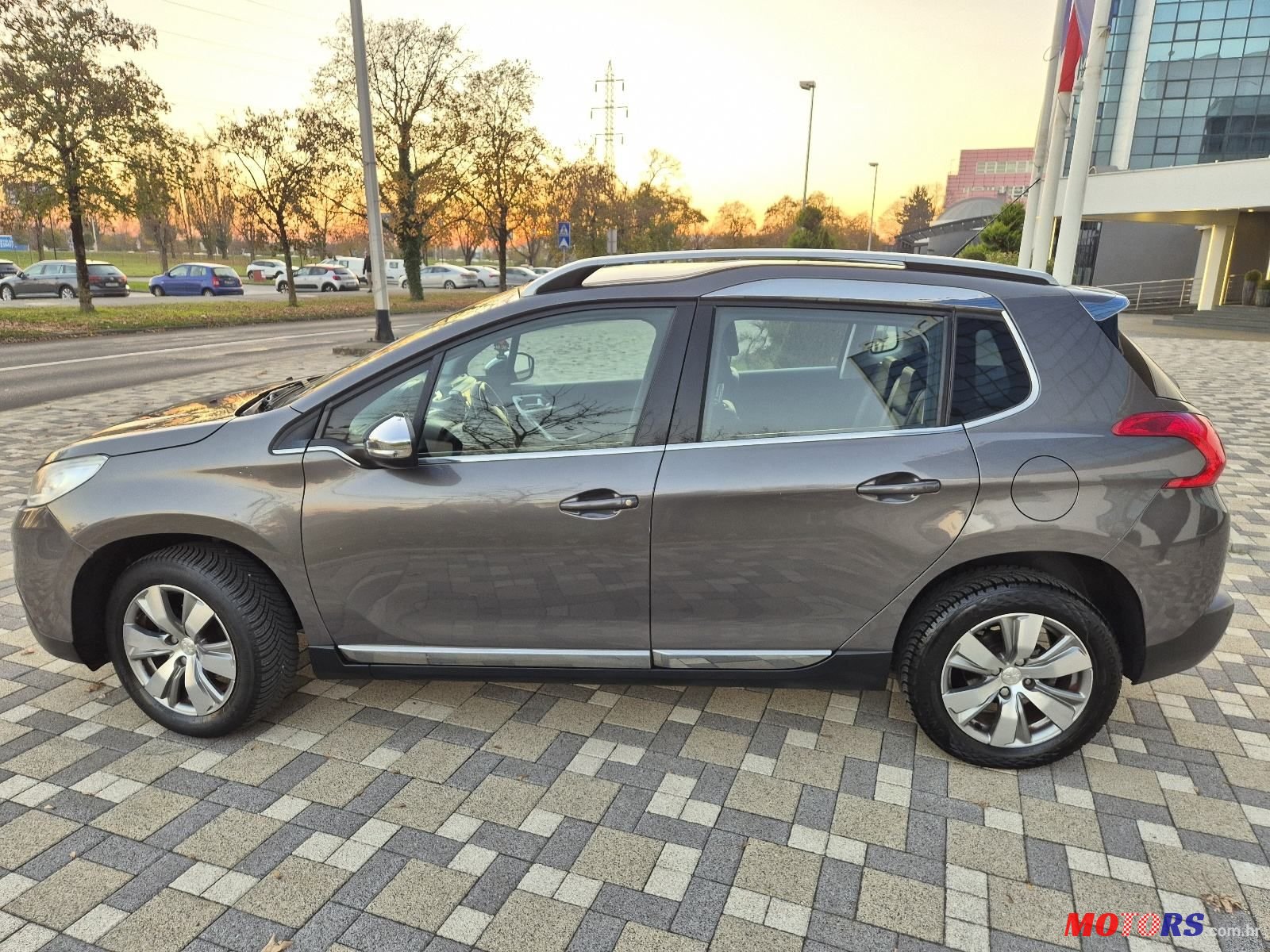 2014' Peugeot 2008 1,2 Vti photo #4