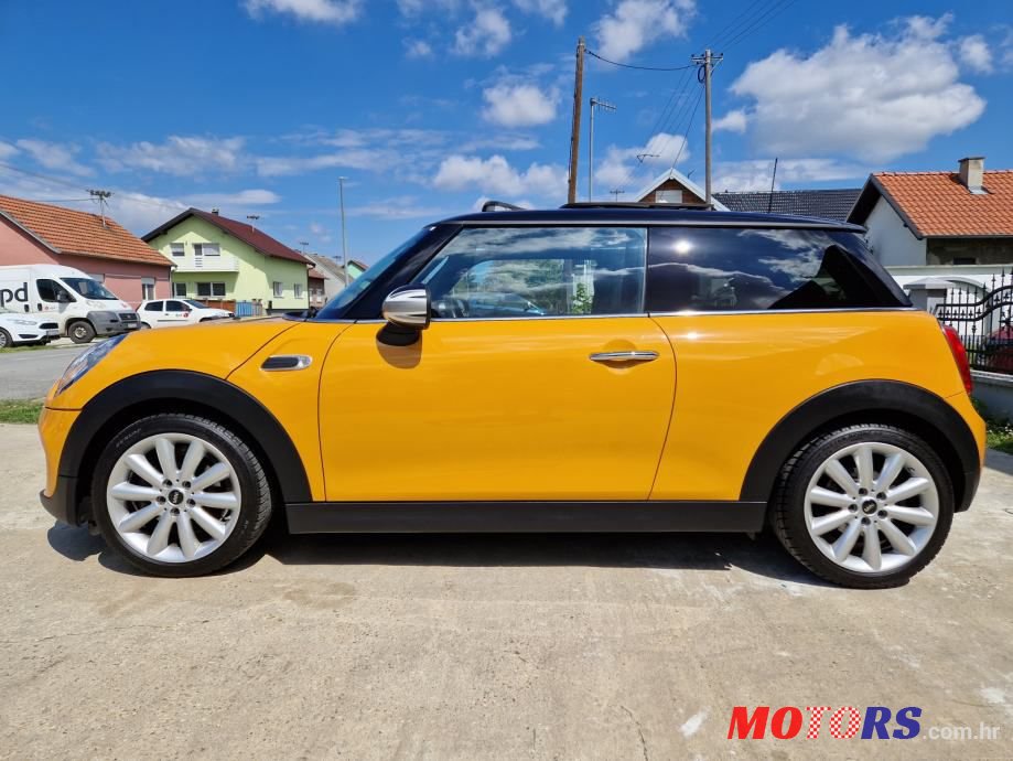 2016' MINI Cooper D photo #2