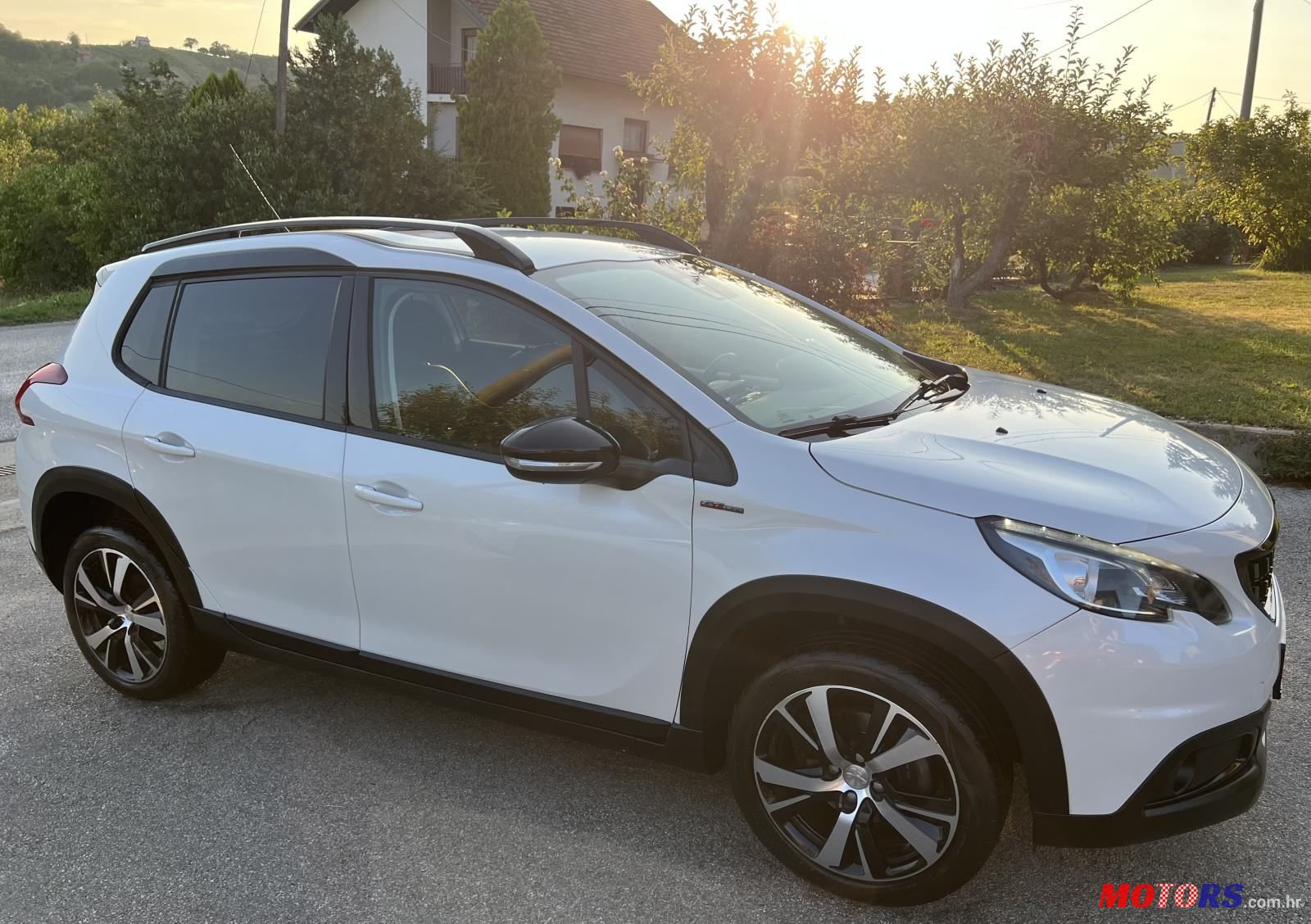 2016' Peugeot 2008 1,6 Bluehdi photo #2