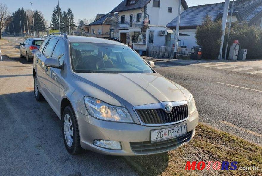 2011' Skoda Octavia Combi photo #1