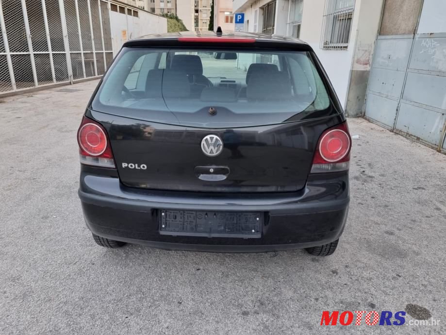 2005' Volkswagen Polo photo #5