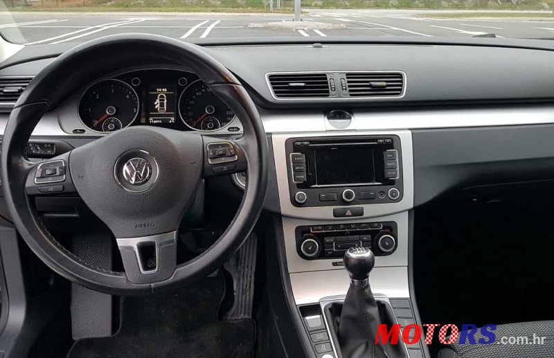 2011' Volkswagen Passat 2,0 Tdi photo #4
