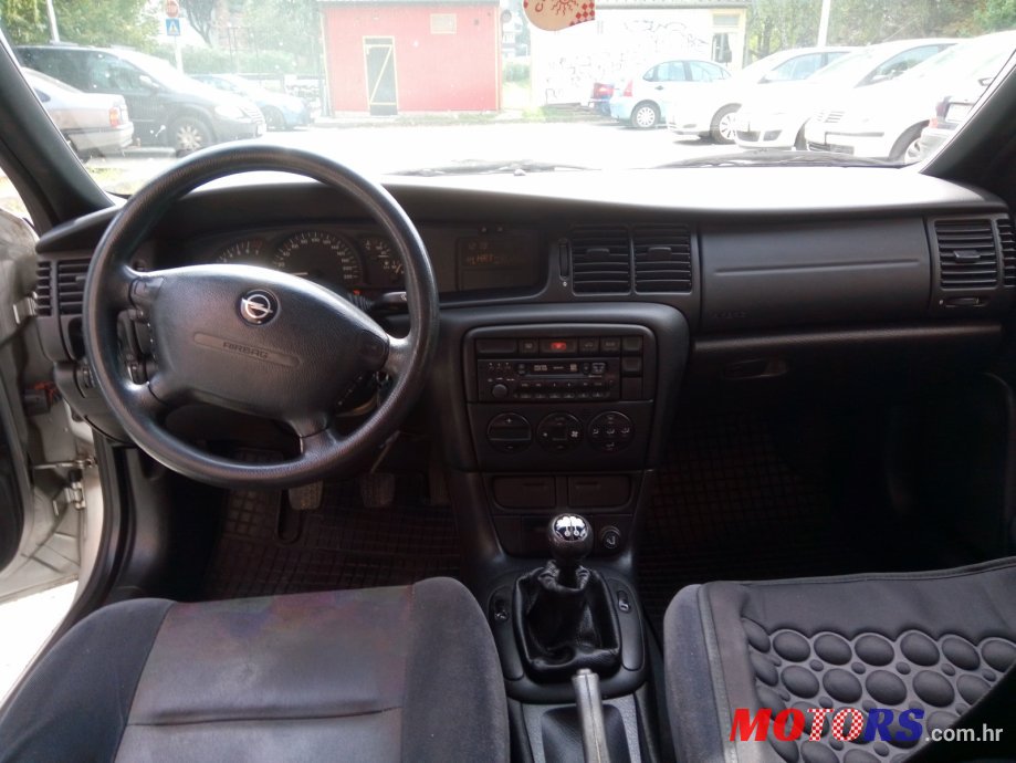 1999' Opel Vectra Comfort 1.6 i 16V photo #4