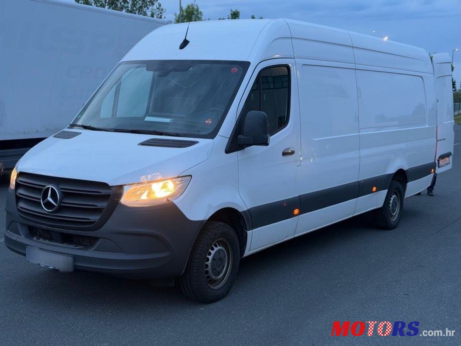 2022' Mercedes-Benz Sprinter photo #1