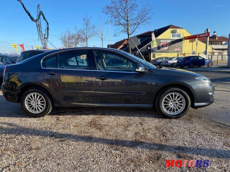 2012' Renault Laguna 1.5 Dci photo #6