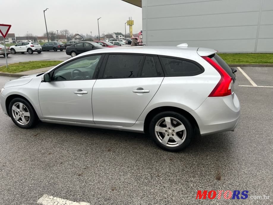 2017' Volvo V60 D3 photo #5