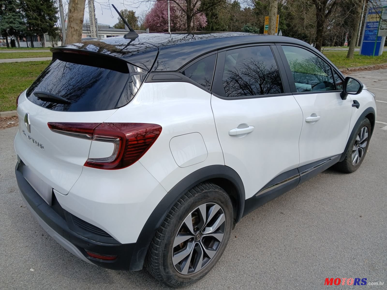 2020' Renault Captur Tce photo #4
