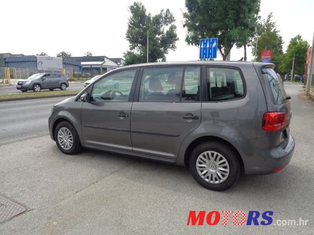 2010' Volkswagen Touran 1,6 Tdi photo #3
