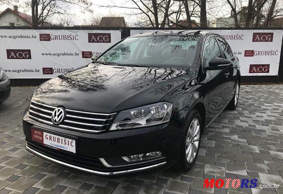 2011' Volkswagen Passat photo #1