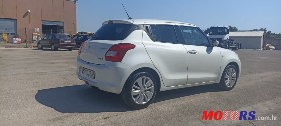 2020' Suzuki Swift 1,2 photo #4