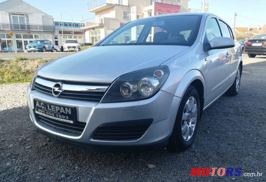 2006' Opel Astra 1,3 Cdti photo #1