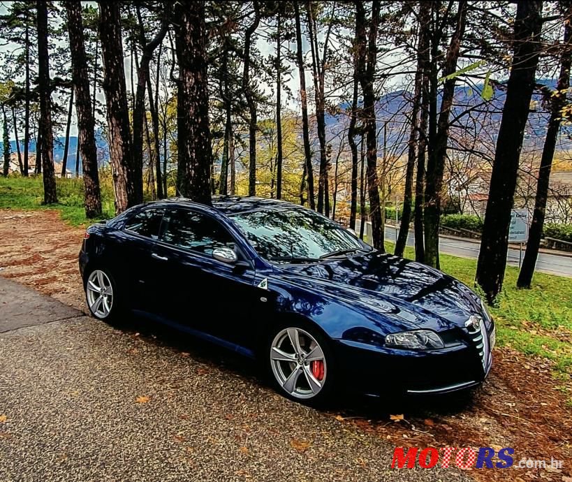 2009' Alfa Romeo GT photo #1
