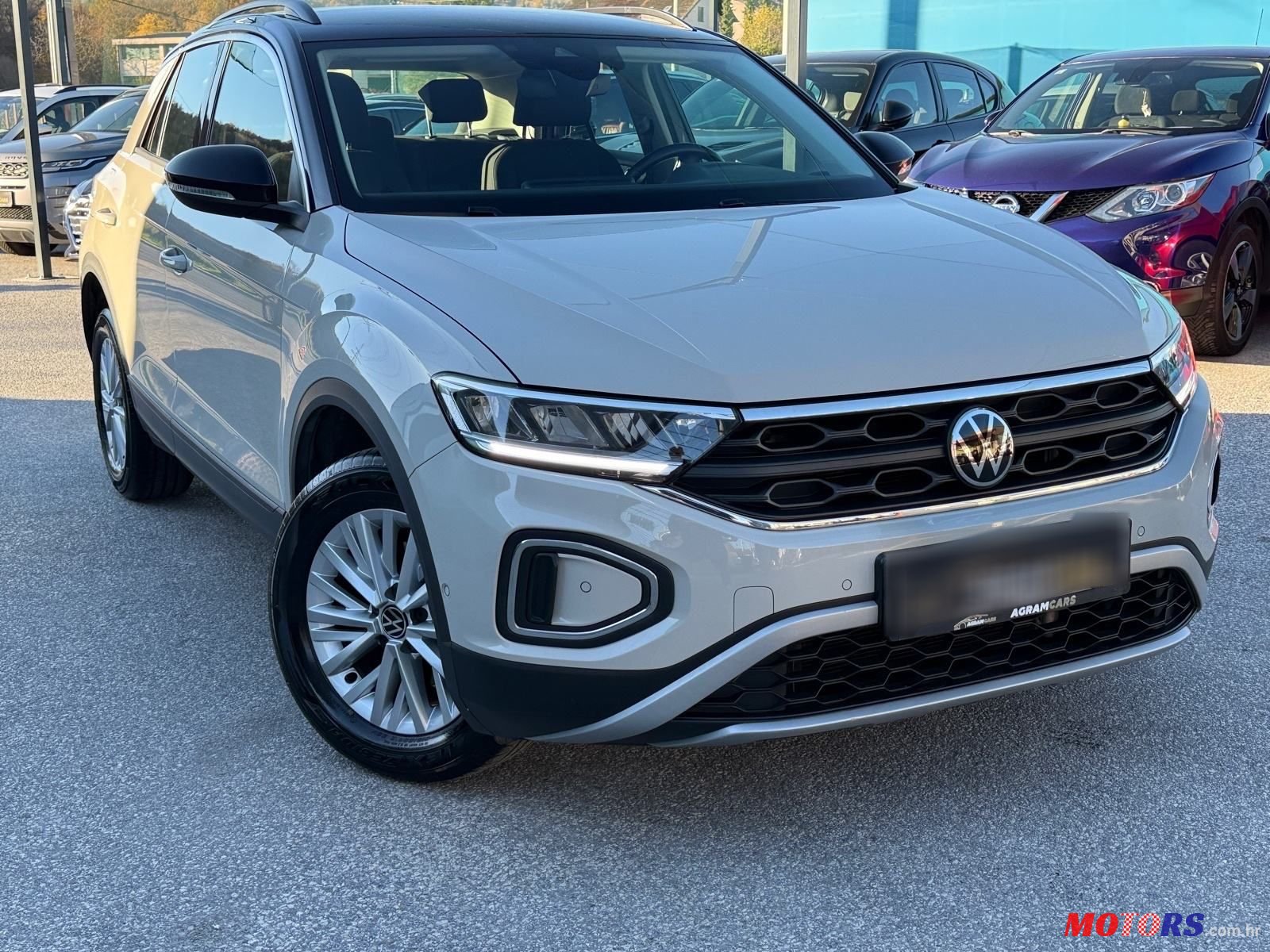 2022' Volkswagen T-Roc 2,0 photo #1