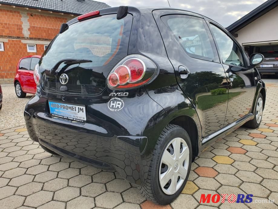 2013' Toyota Aygo photo #4