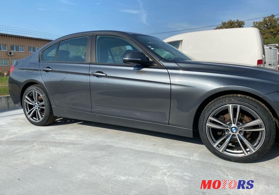 2012' BMW Serija 3 318D photo #1