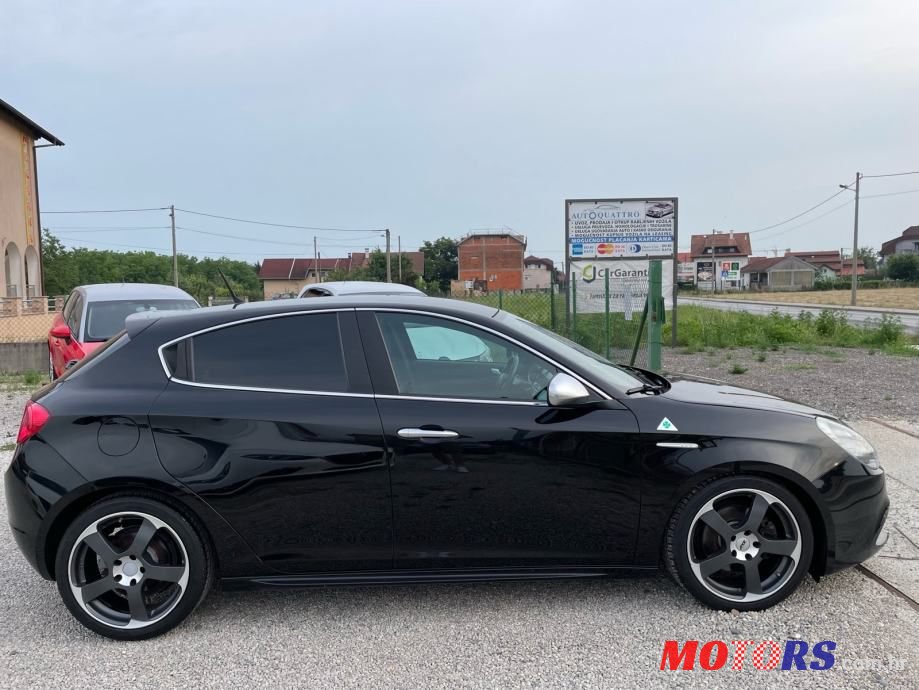 2011' Alfa Romeo Giulietta 2,0 photo #6