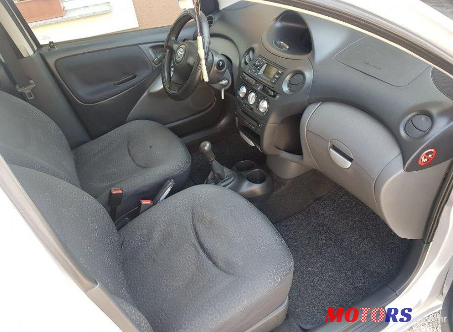 2004' Toyota Yaris 1,4 D-4D photo #1