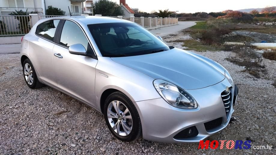 2011' Alfa Romeo Giulietta 1,6 D. N. A photo #2