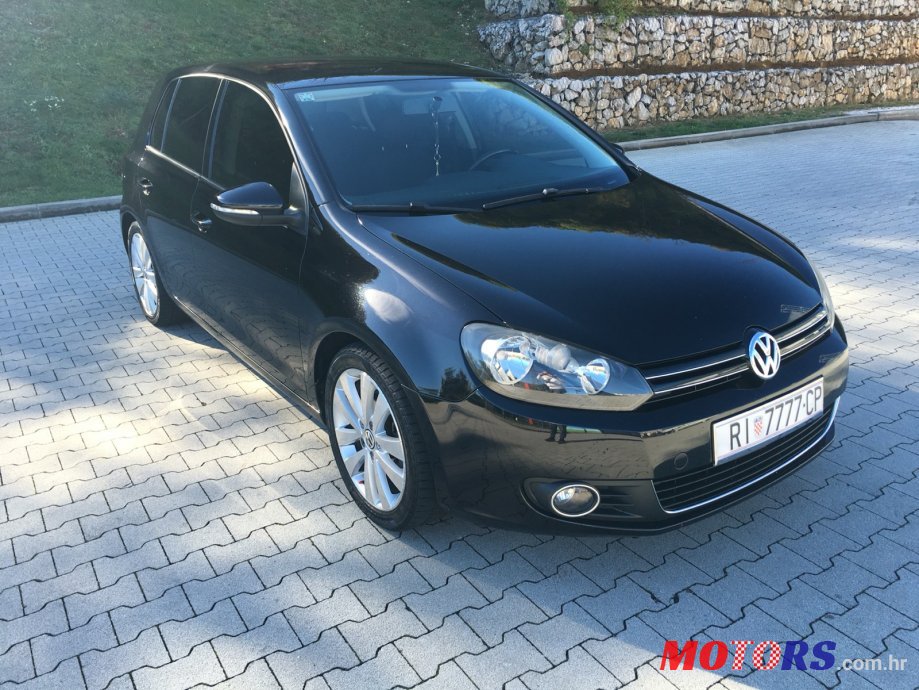 2009' Volkswagen Golf photo #1