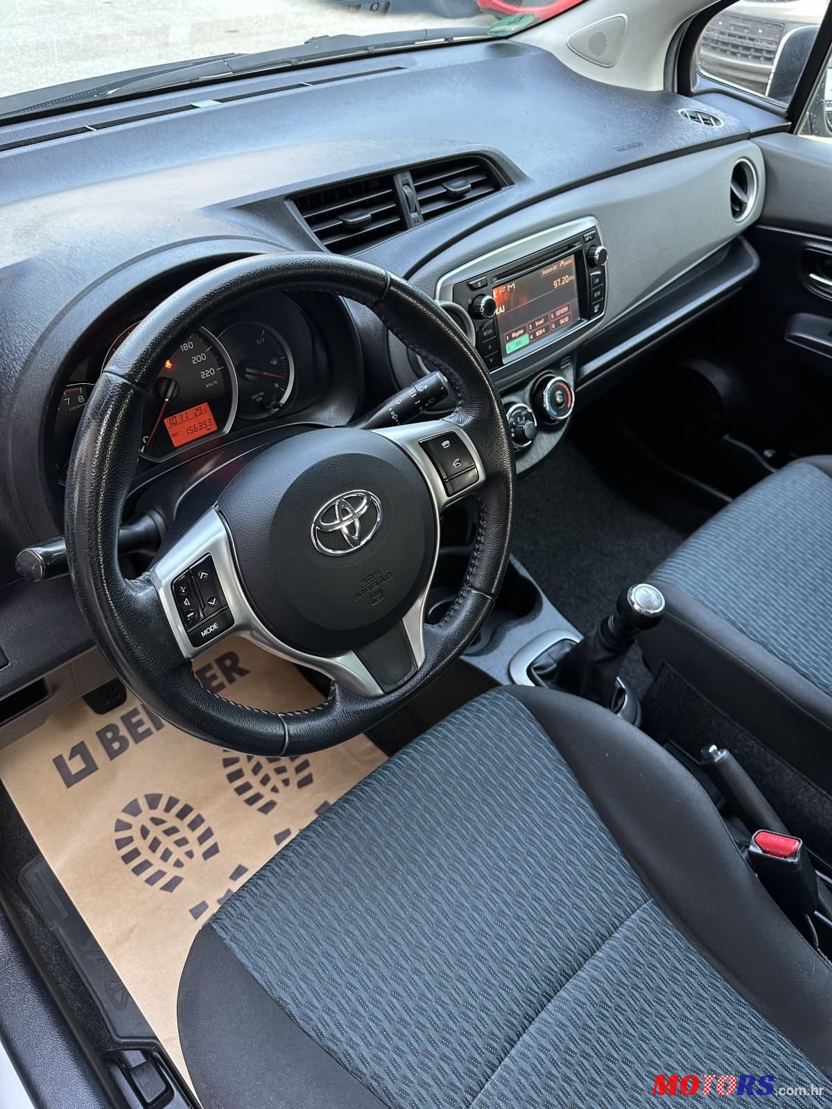 2012' Toyota Yaris 1,0 Vvt-I Sol photo #6